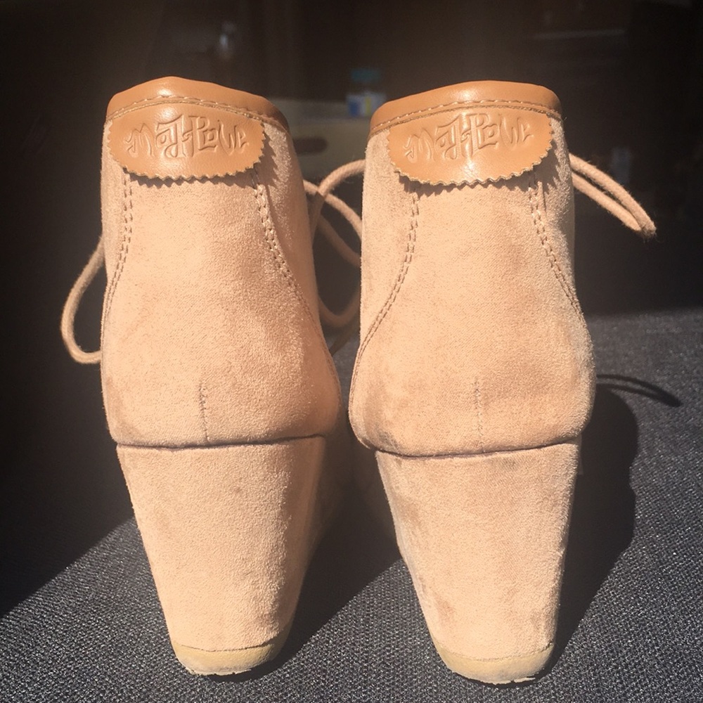 Tan Wedges - Picture 2 of 4